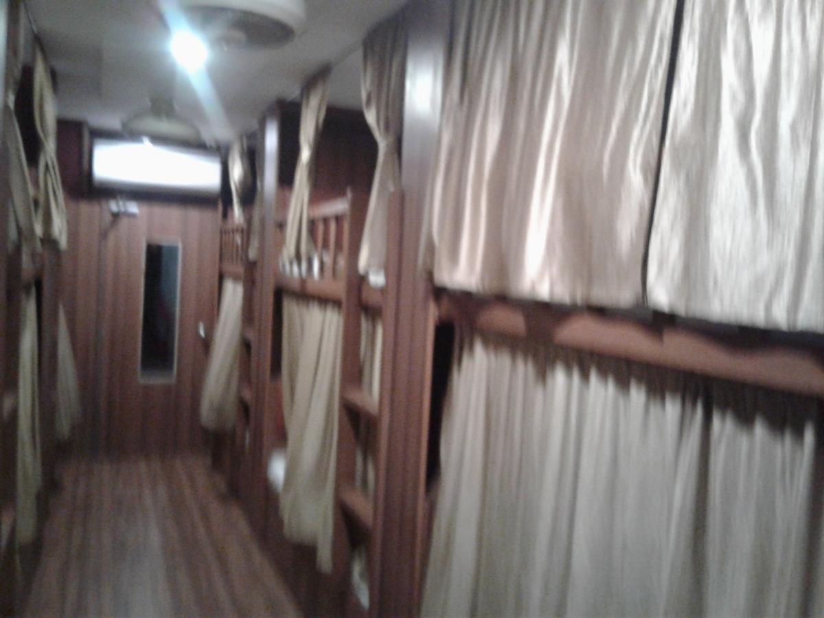 Classic Dormitory Мумбай Екстериор снимка